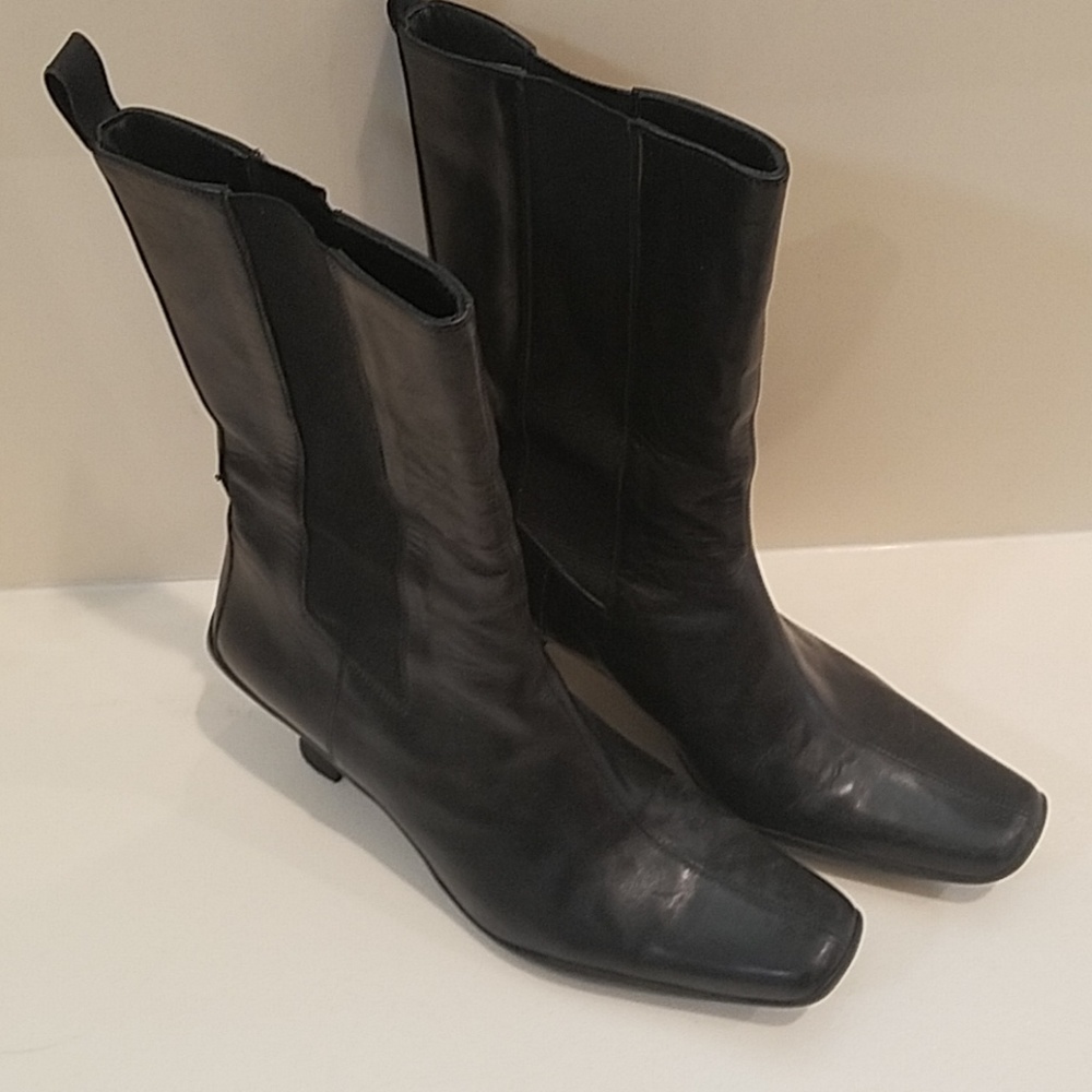 Donald J. Pliner Black Mid Shaft Boots